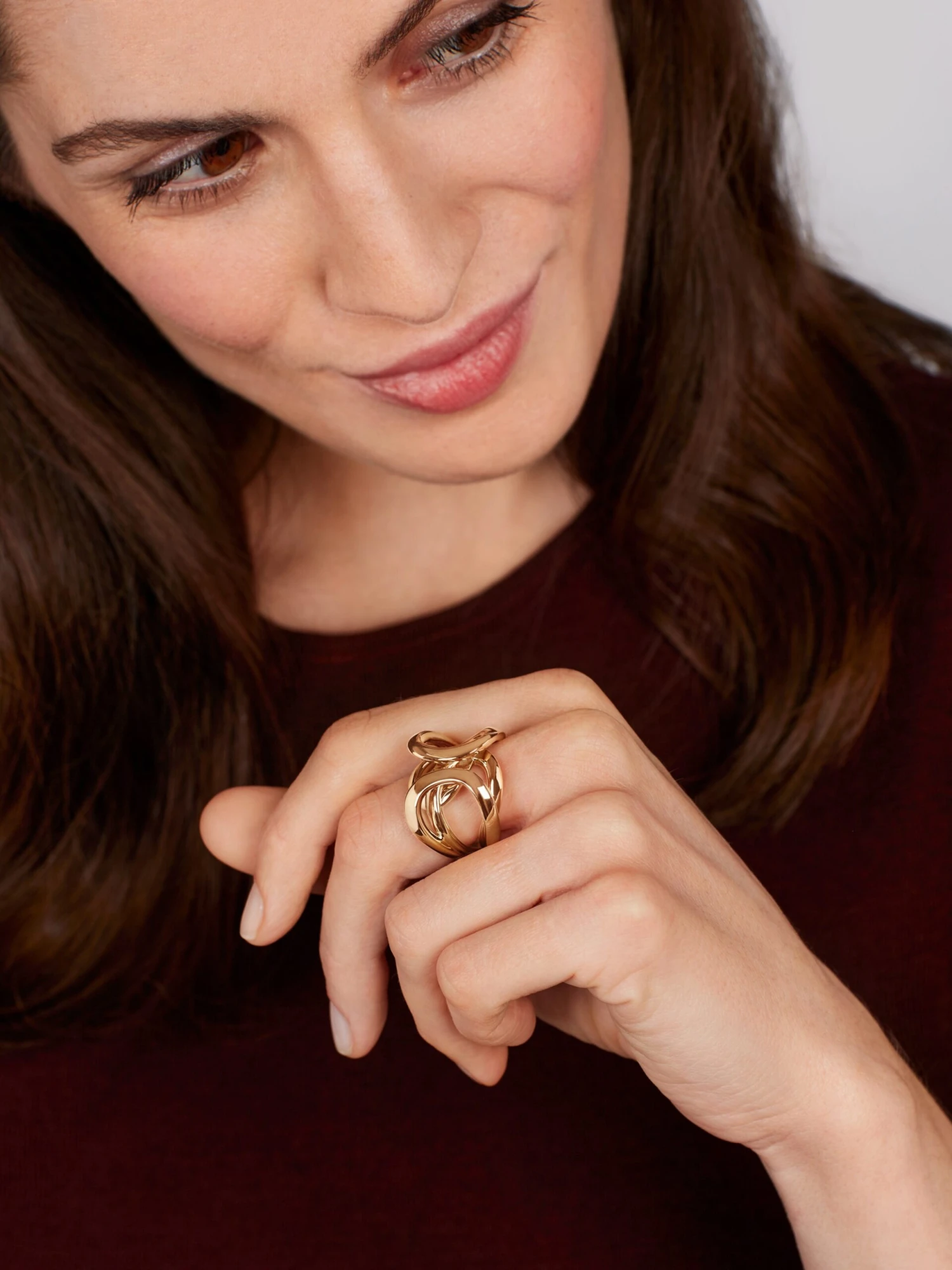 Sensual Golden Bridge Ring - Image 3